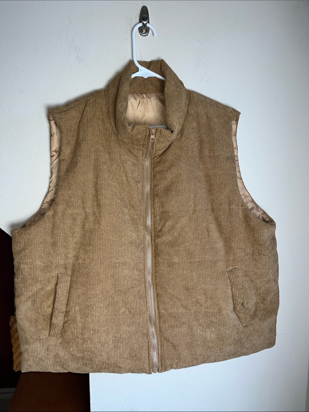 Corduroy Puffer Vest - Tan